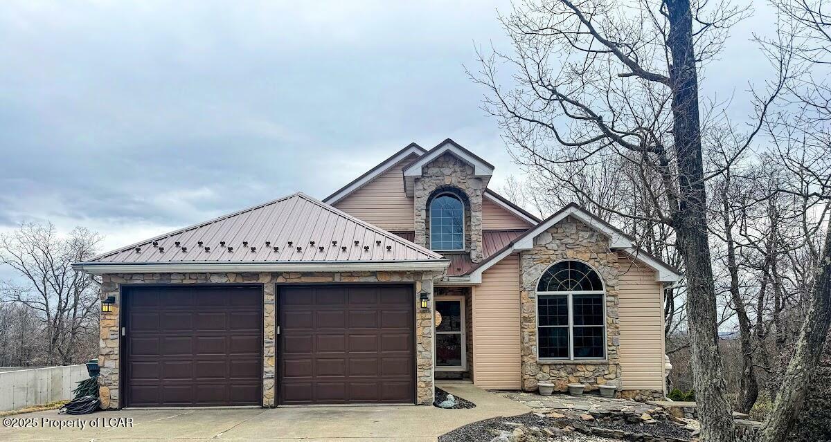 Property Photo:  31 Shinnecock Hills Lane  PA 18202 