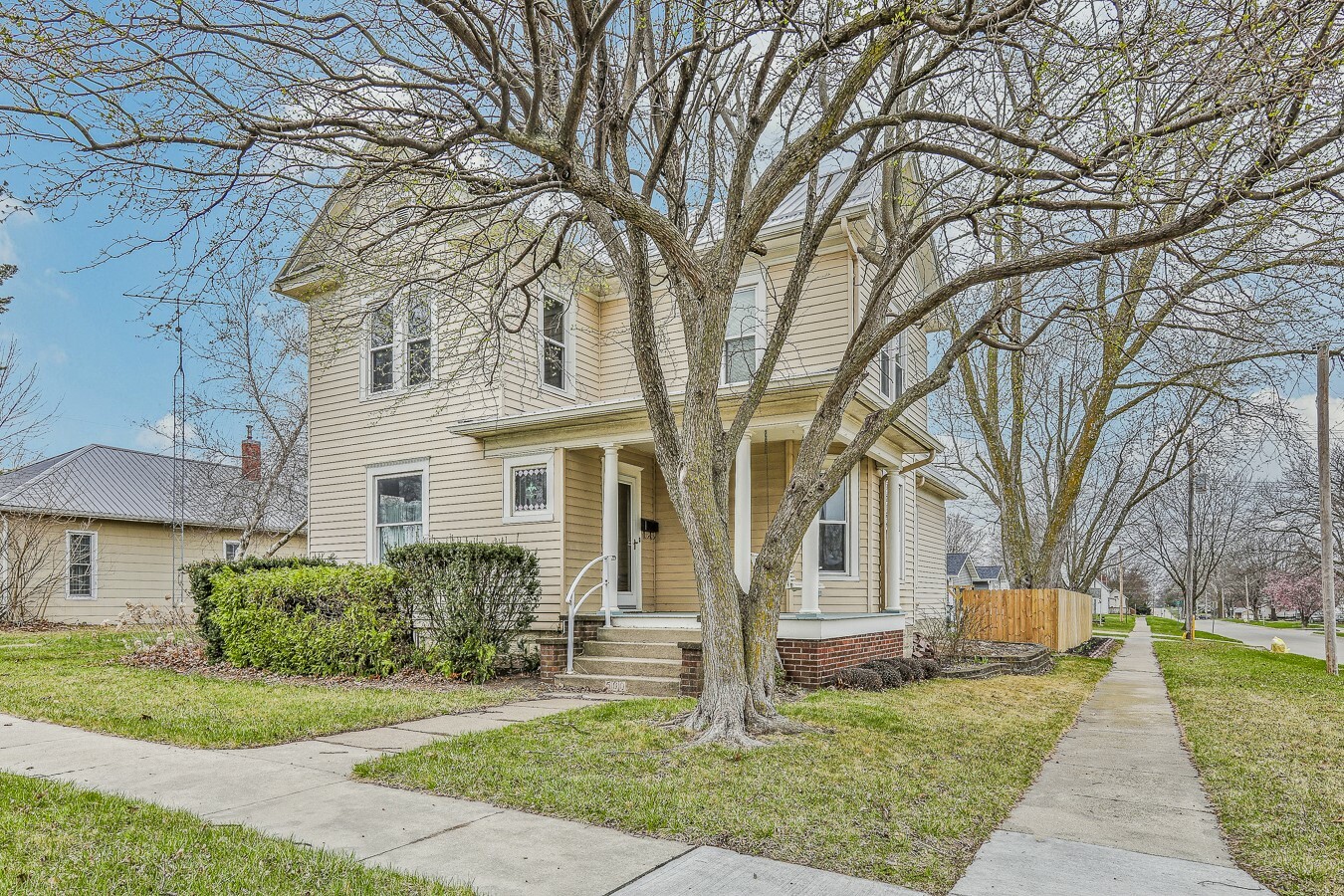 Property Photo: 500 S Main Street IA 52591
