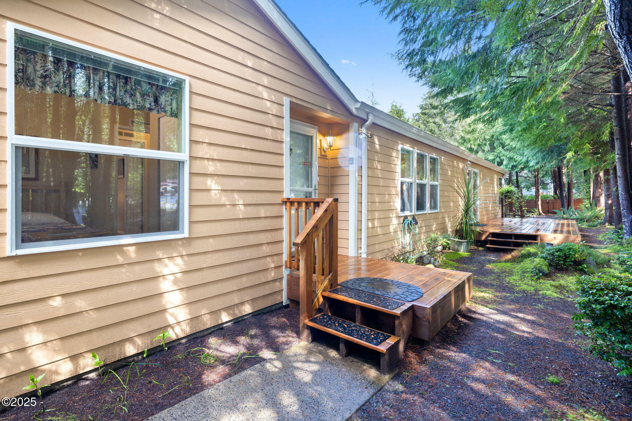 Property Photo:  455 Seagrove Loop  OR 97367 