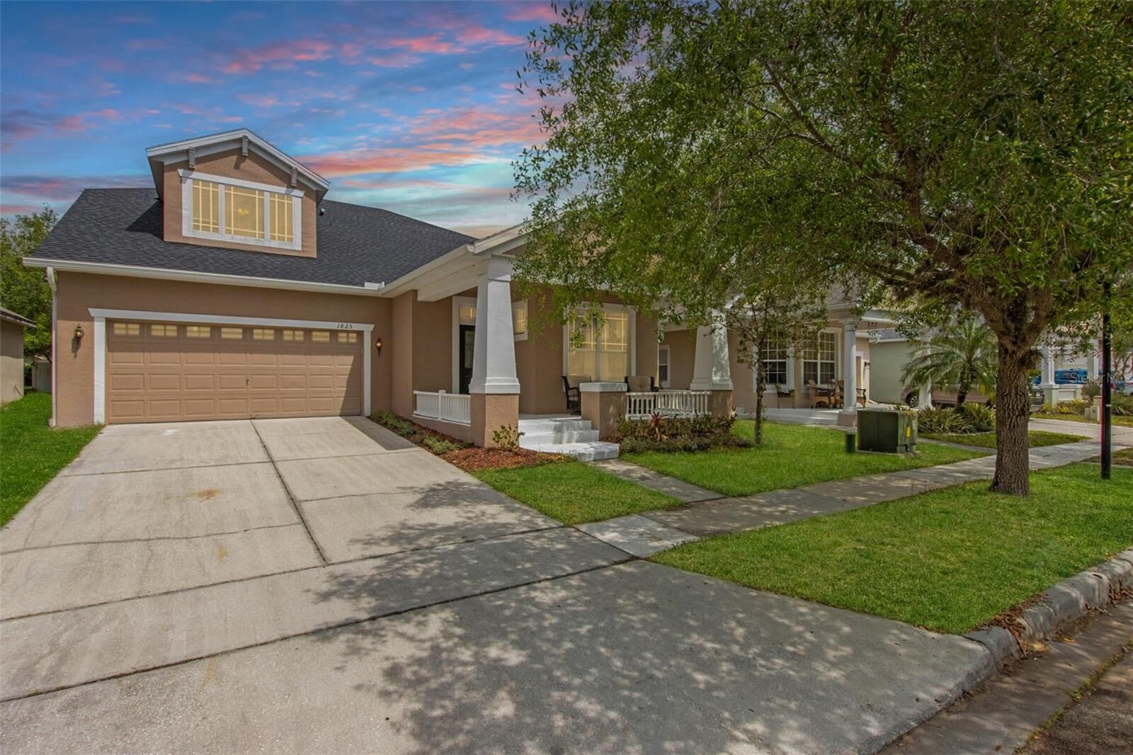 Property Photo: 1825 Saffron Plum Lane FL 32828