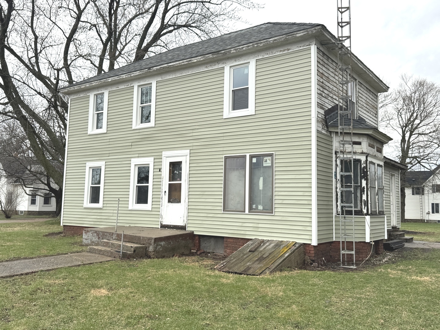 Property Photo: 108 W 3rd Street IL 61367