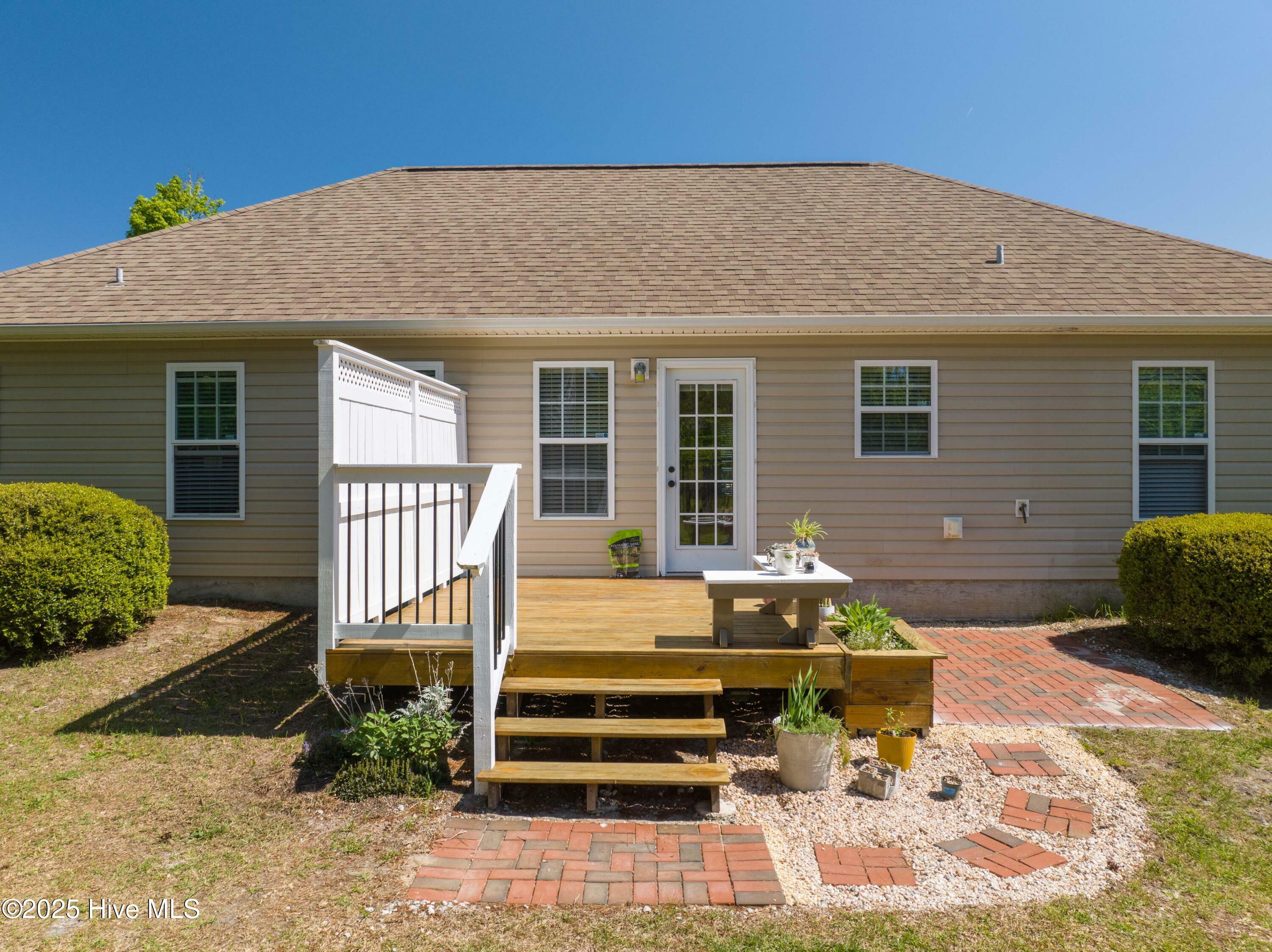 Property Photo: 354 Folkstone Road NC 28445