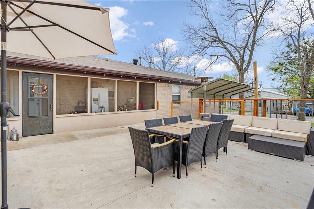 Property Photo: 215 S Union Street S TX 76273
