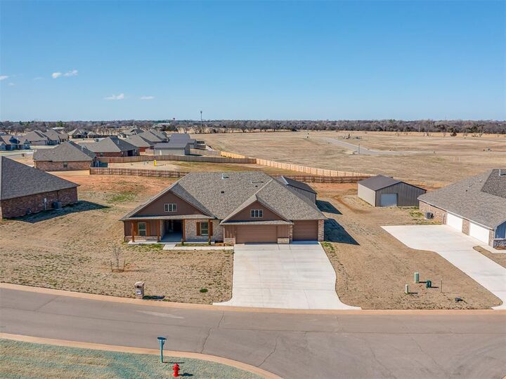 Property Photo:  10201 Baldwind Lane  OK 73169 