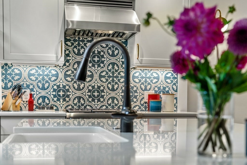 Property Photo:  25 Milford St 1  MA 02118 