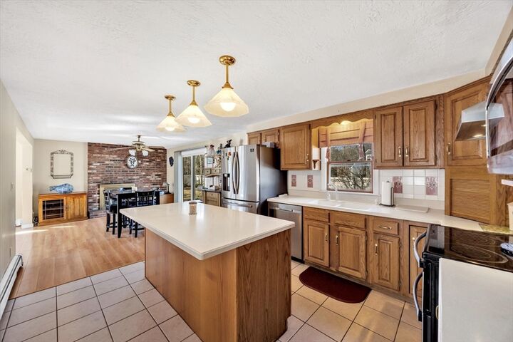 Property Photo:  6 Fordham Cir  MA 02536 