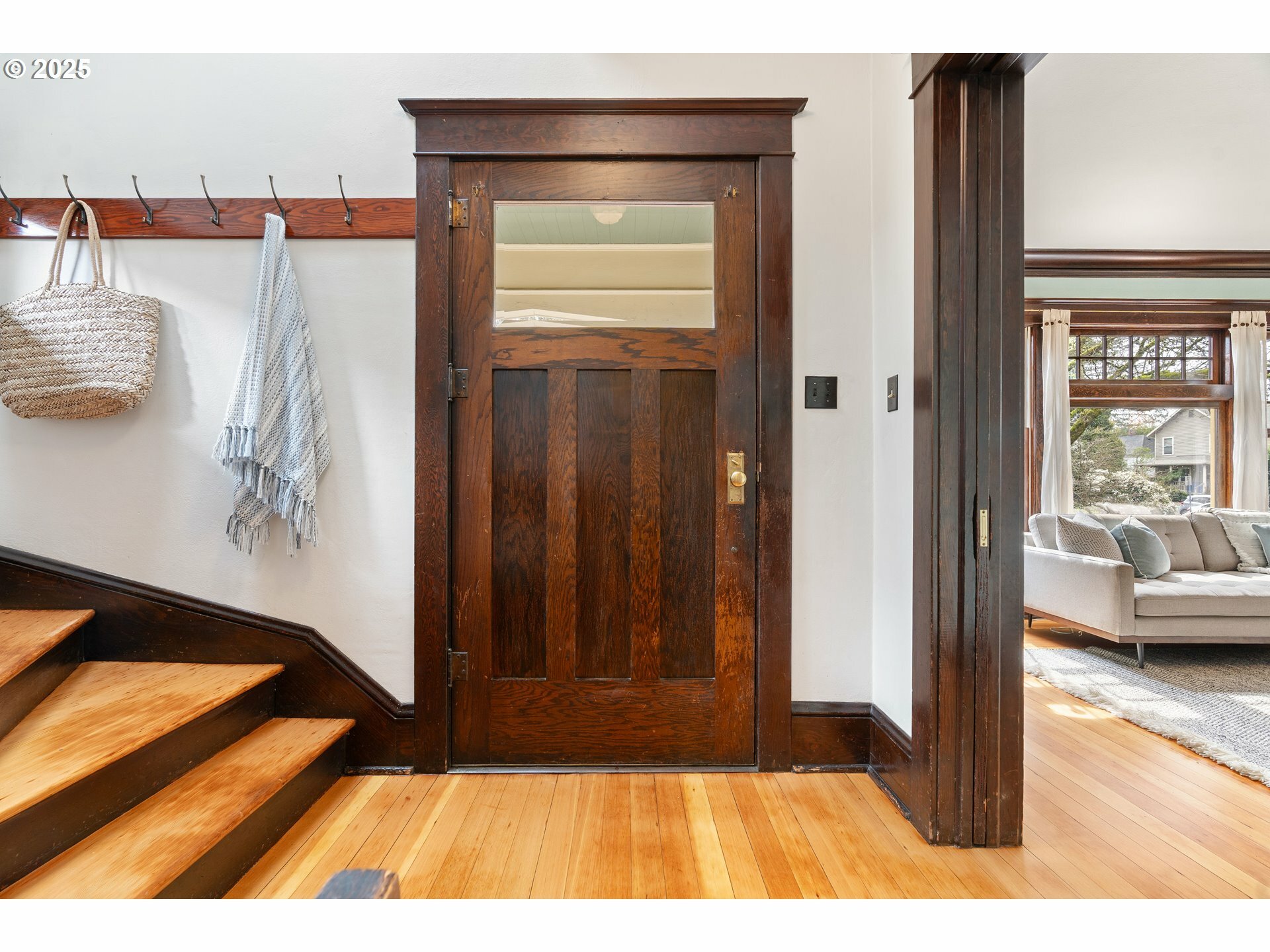 Property Photo: 3915 SE Ivon St OR 97202