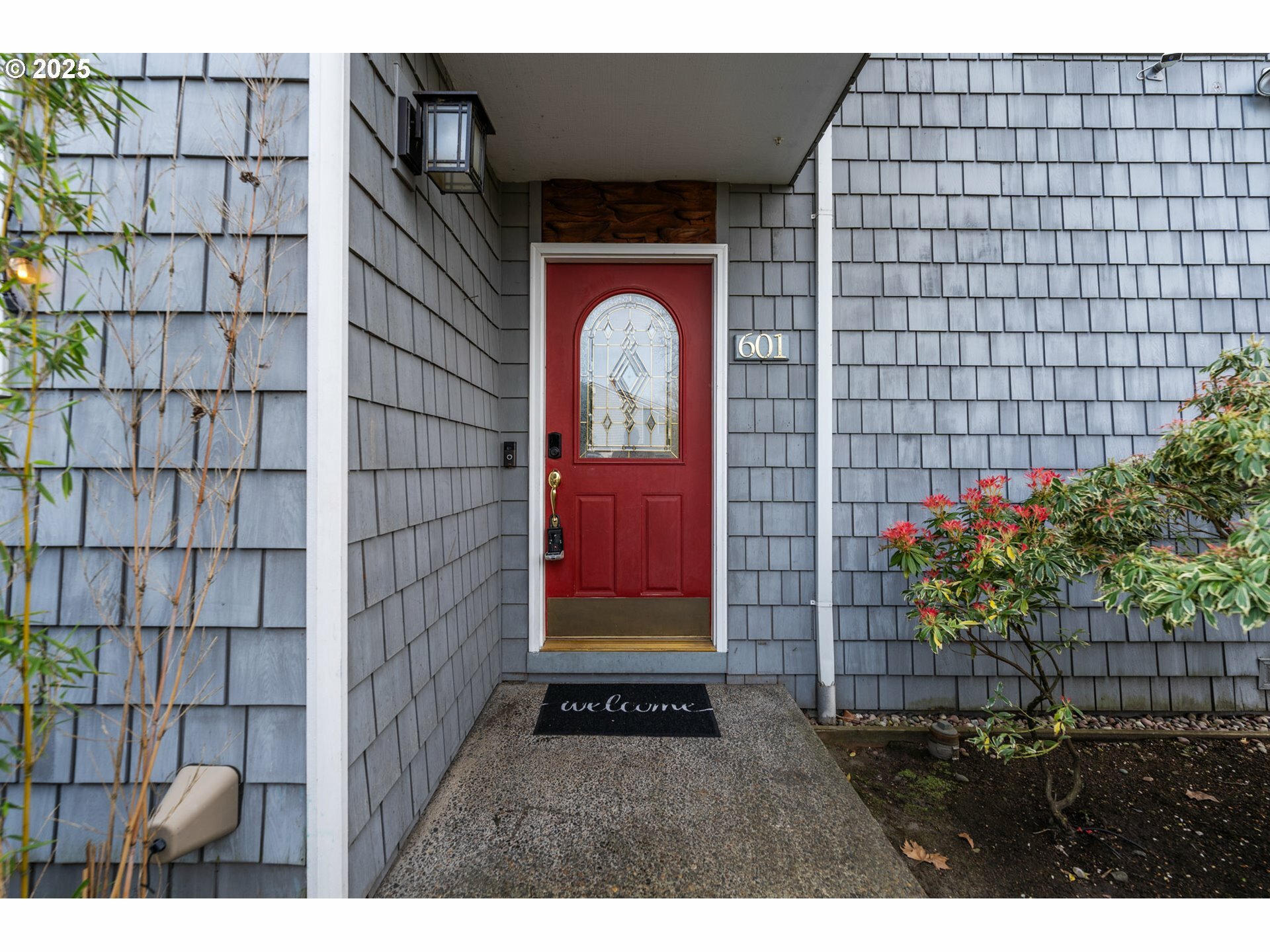 Property Photo: 601 N Tomahawk Island Dr OR 97217