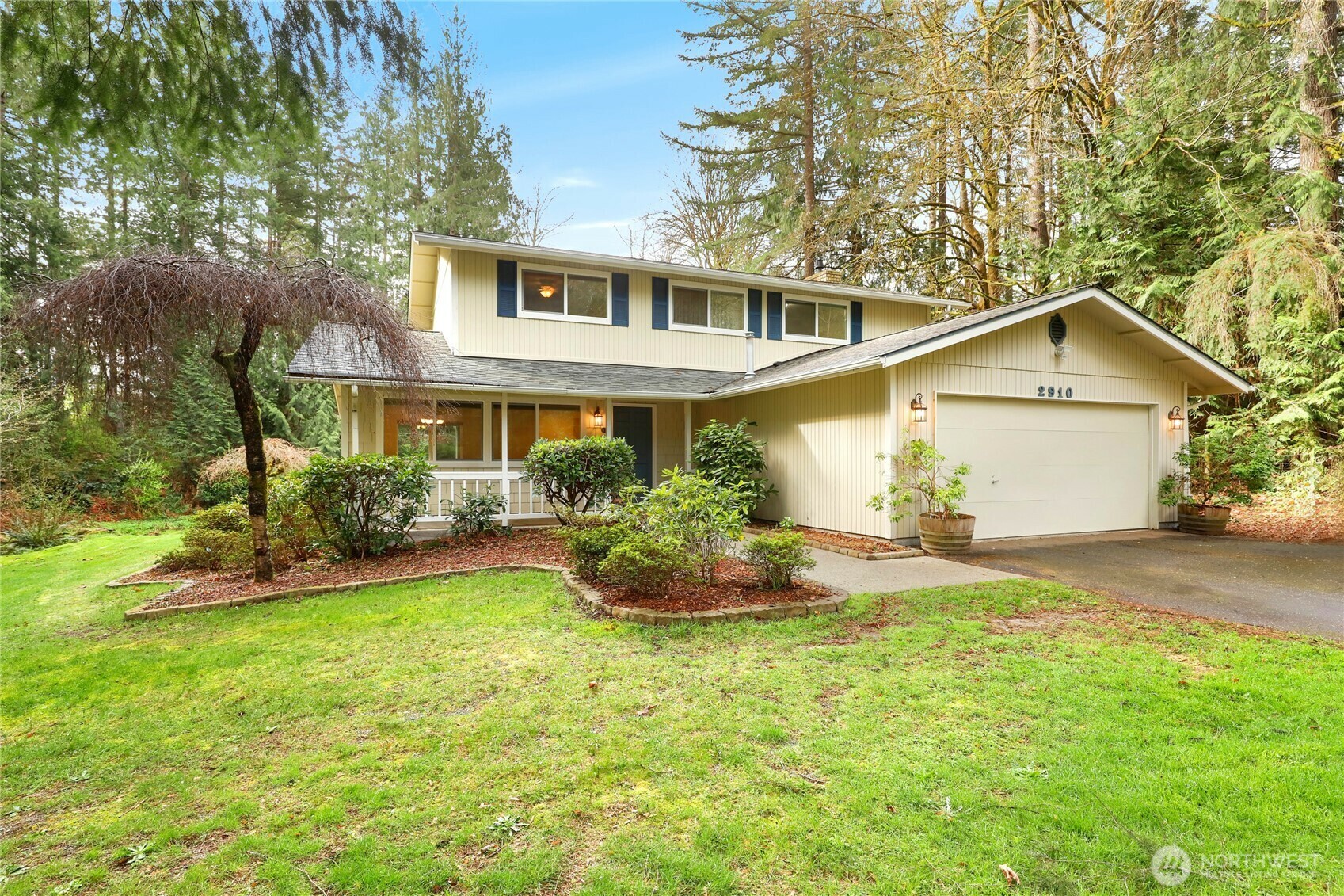 Property Photo: 2910 SE Duchess Court WA 98367