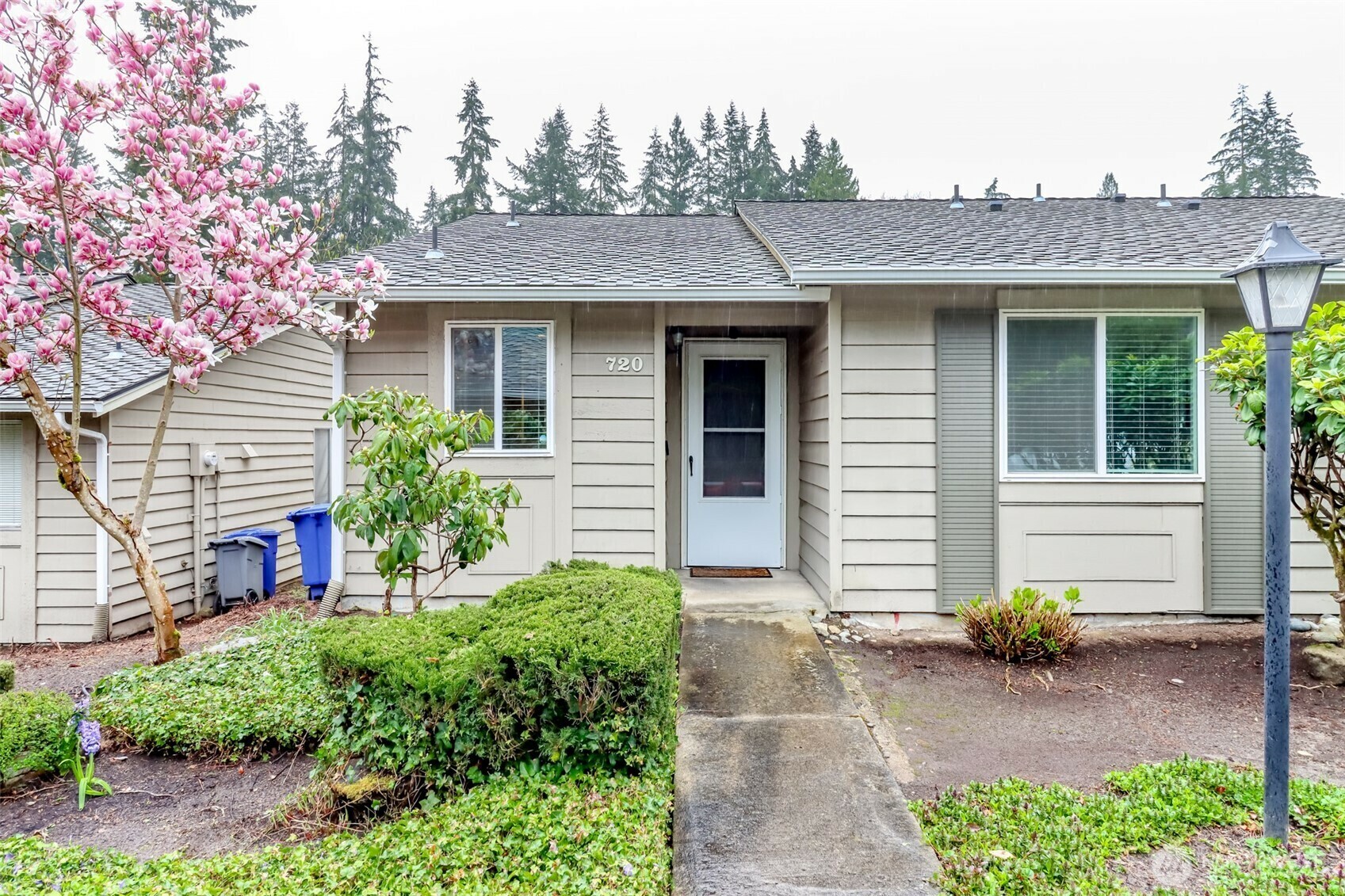 Property Photo:  720  126th Avenue NE 106  WA 98005 