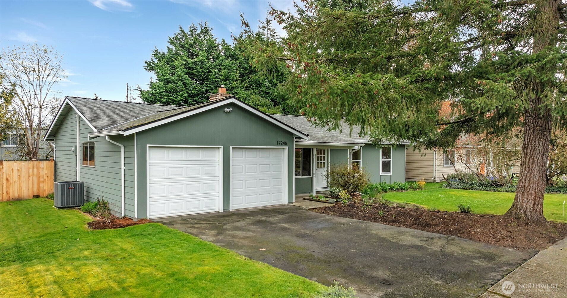 Property Photo: 17246 139th Place SE WA 98058