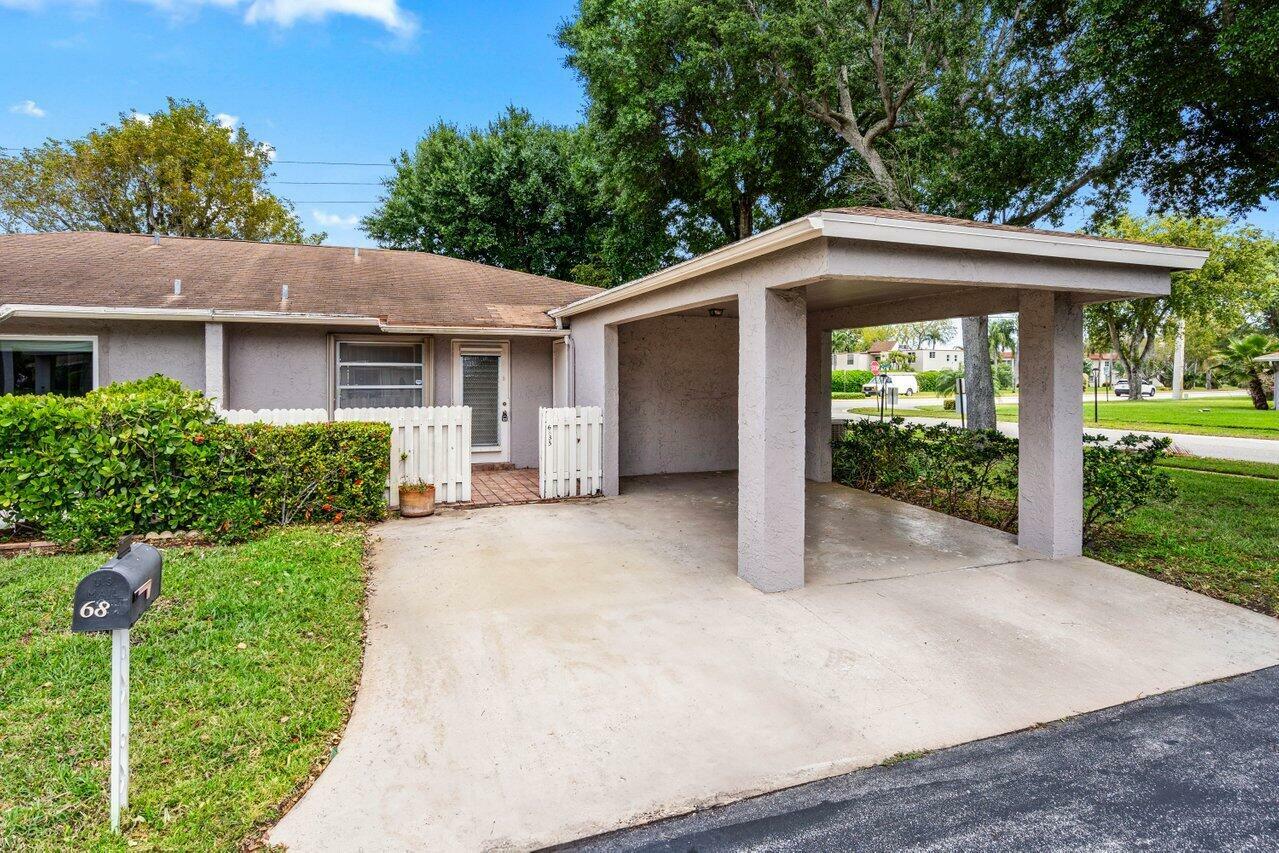 Property Photo: 6835 Moonlit Drive FL 33446