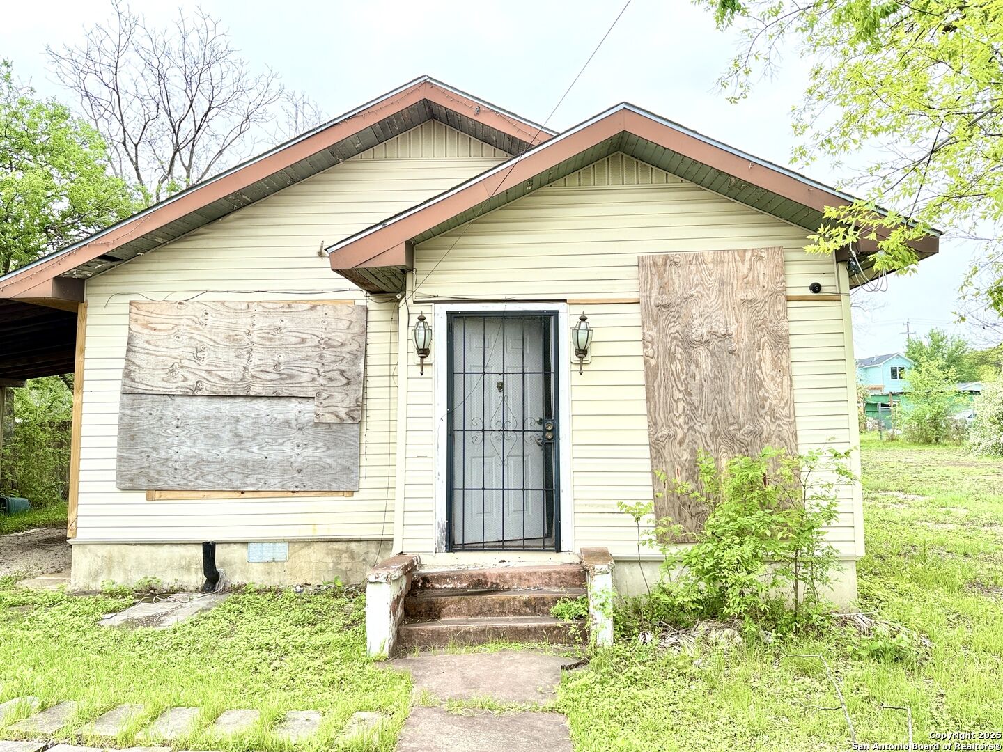 Property Photo:  716 Sherman  TX 78202 