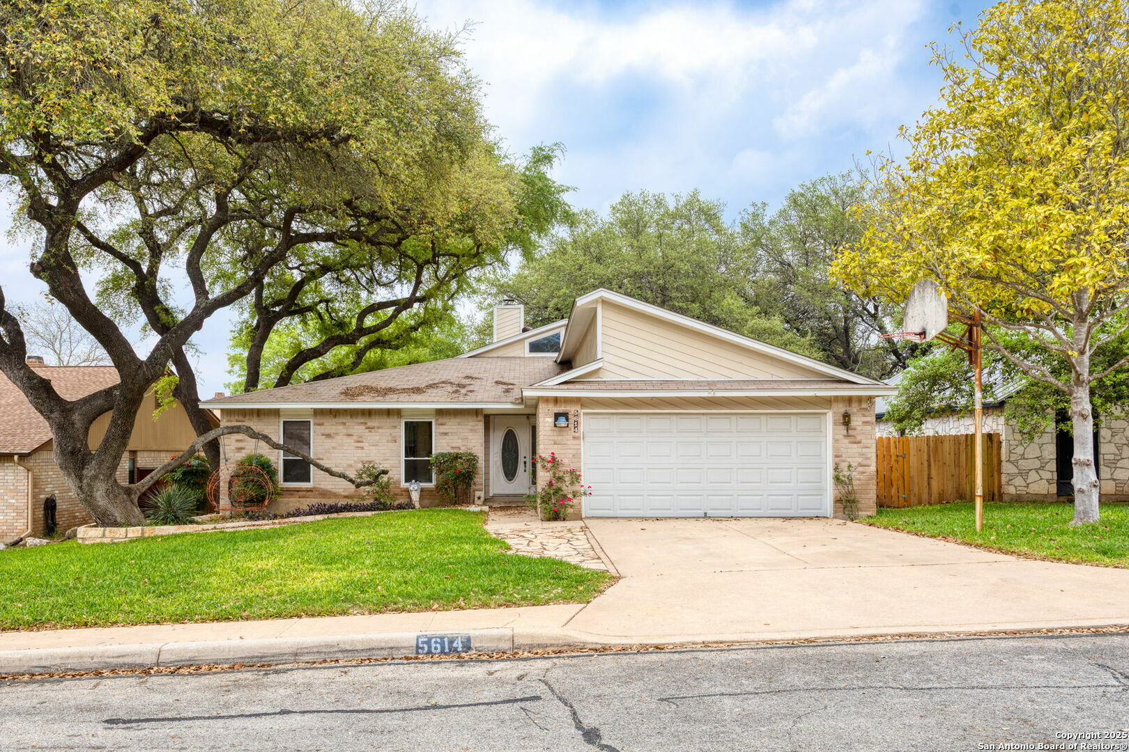 Property Photo: 5614 Timber Hawk TX 78250