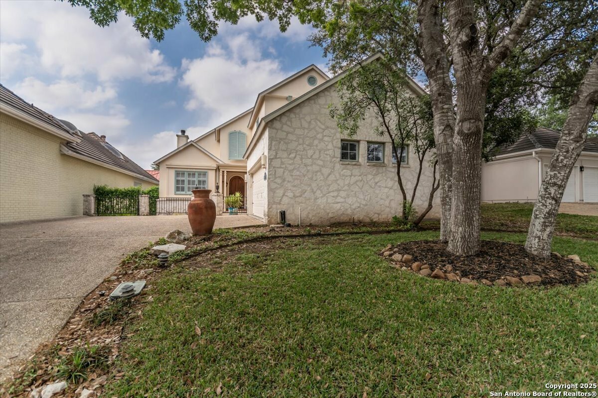 Property Photo: 639 S Birdsong TX 78258