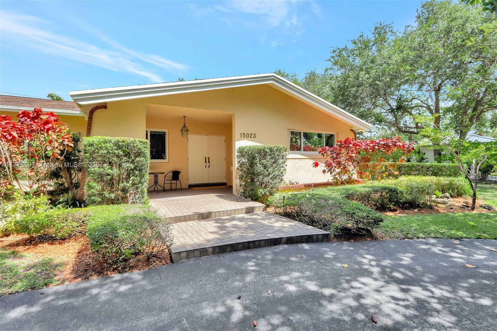 15023 SW 74th Pl  Palmetto Bay FL 33158 photo