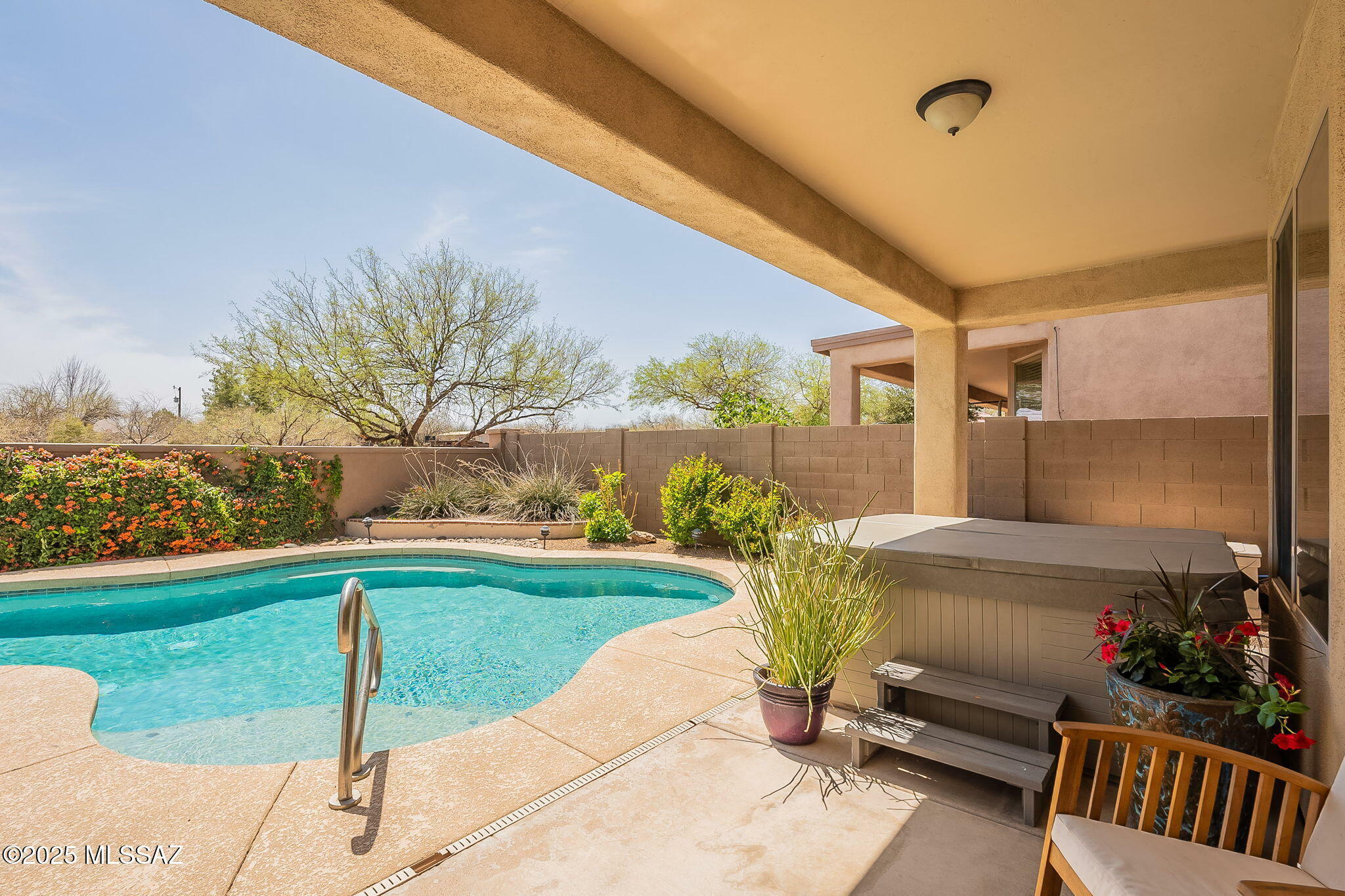 Property Photo: 434 E Via Puente De La Lluvia AZ 85629