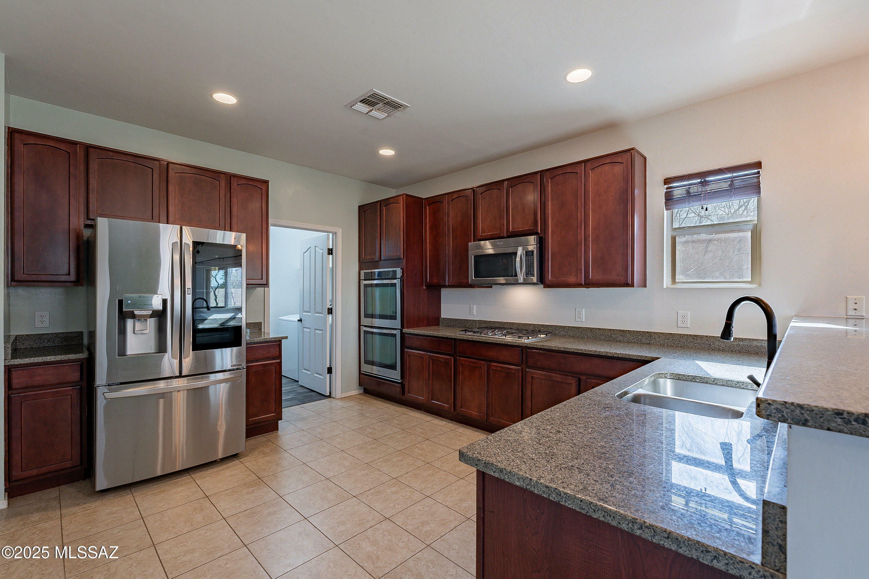 Property Photo: 441 W Charles L McKay Street AZ 85641