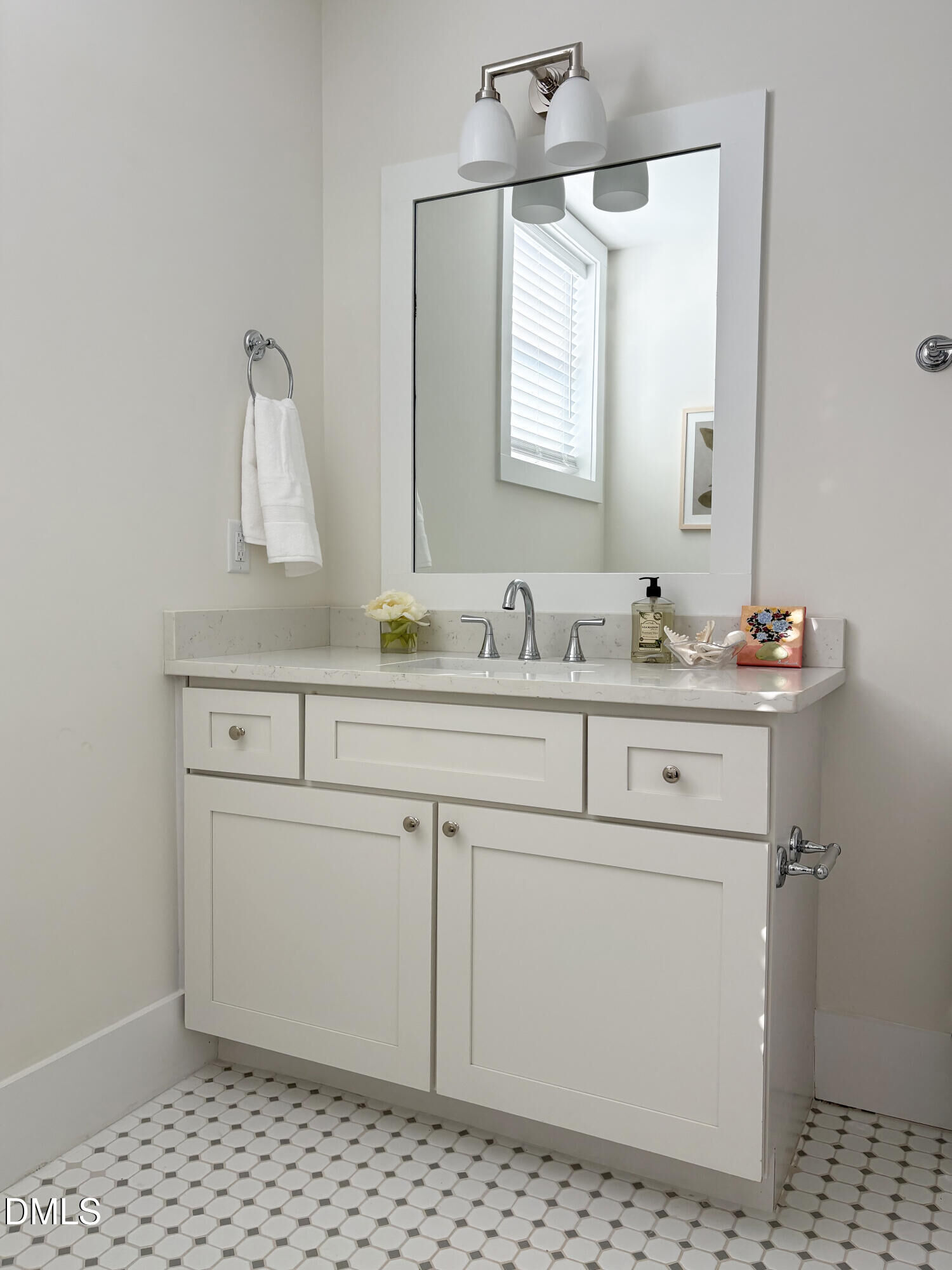 Property Photo:  110 Bellamy Lane 109  NC 27516 