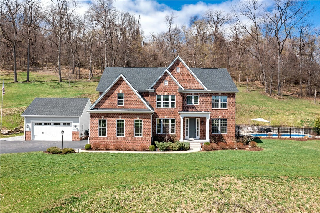 Property Photo: 4435 Walnut Ridge Cir PA 15057