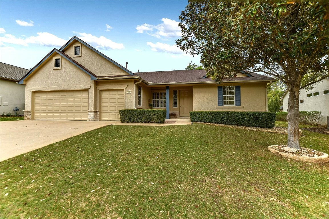 Property Photo: 202 Whippoorwill Cove TX 78633
