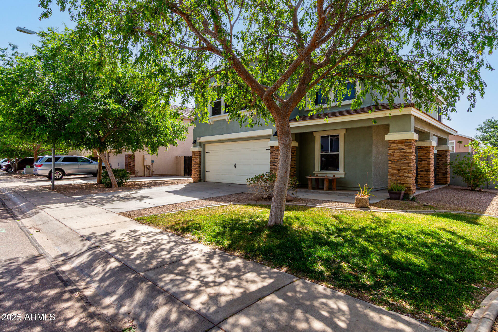 Property Photo: 1761 E 38th Avenue AZ 85119
