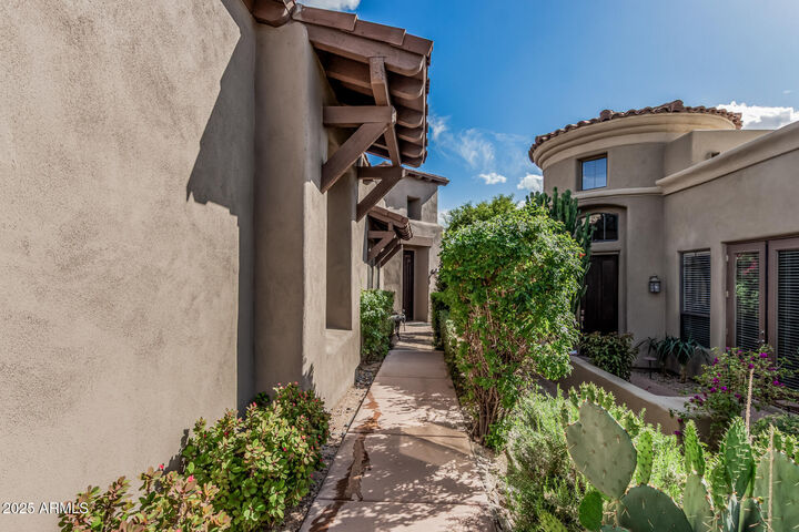 Property Photo:  9270 E Thompson Peak Parkway 315  AZ 85255 