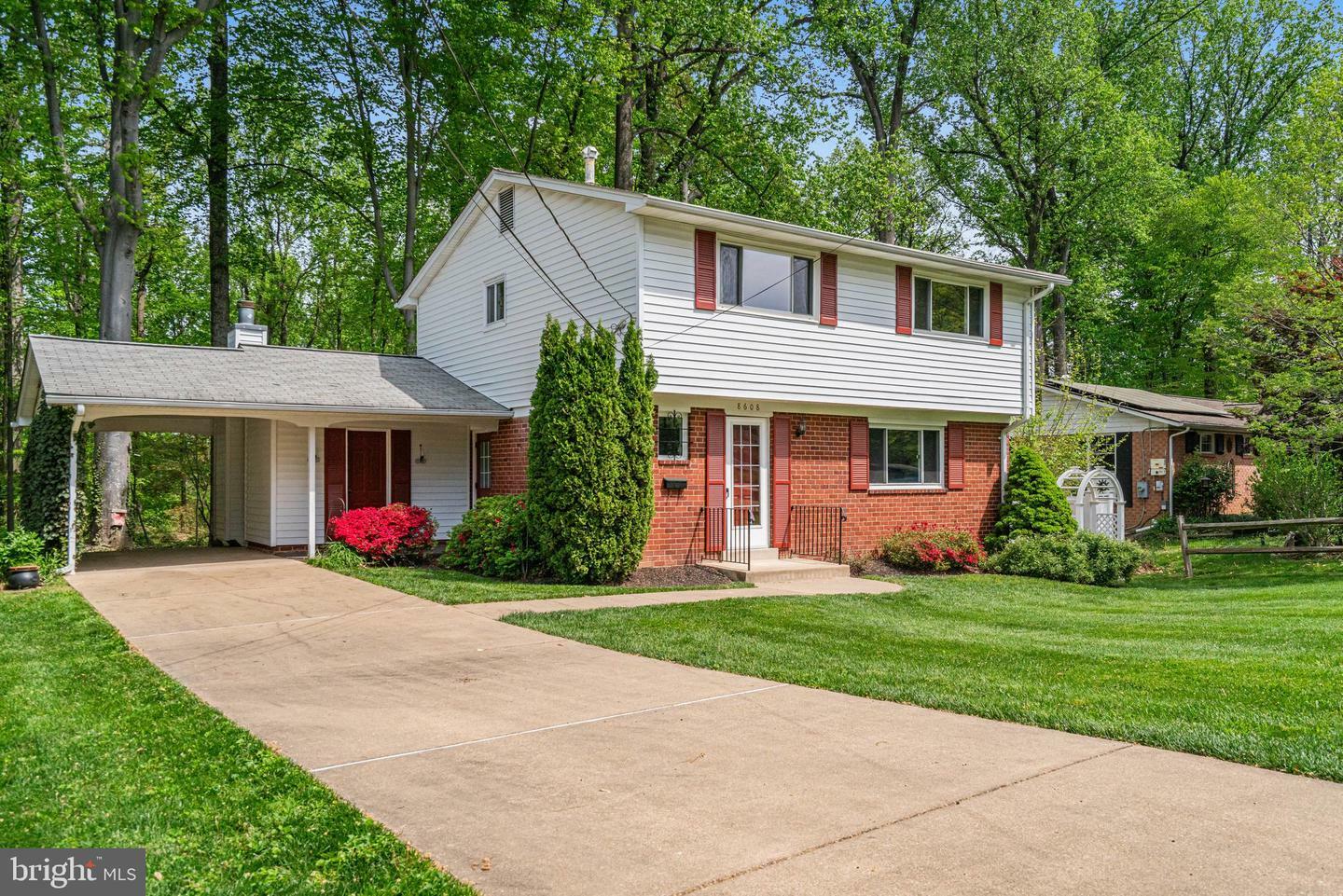 Property Photo: 8608 London Court VA 22151