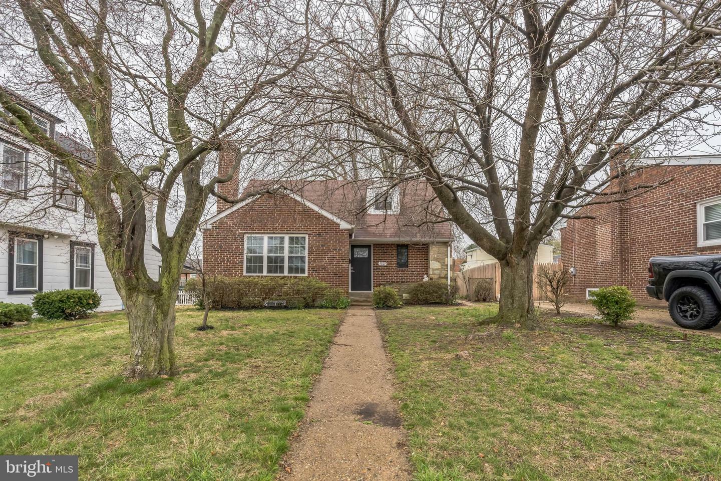 Property Photo: 7527 Whitaker Avenue 29 PA 19111