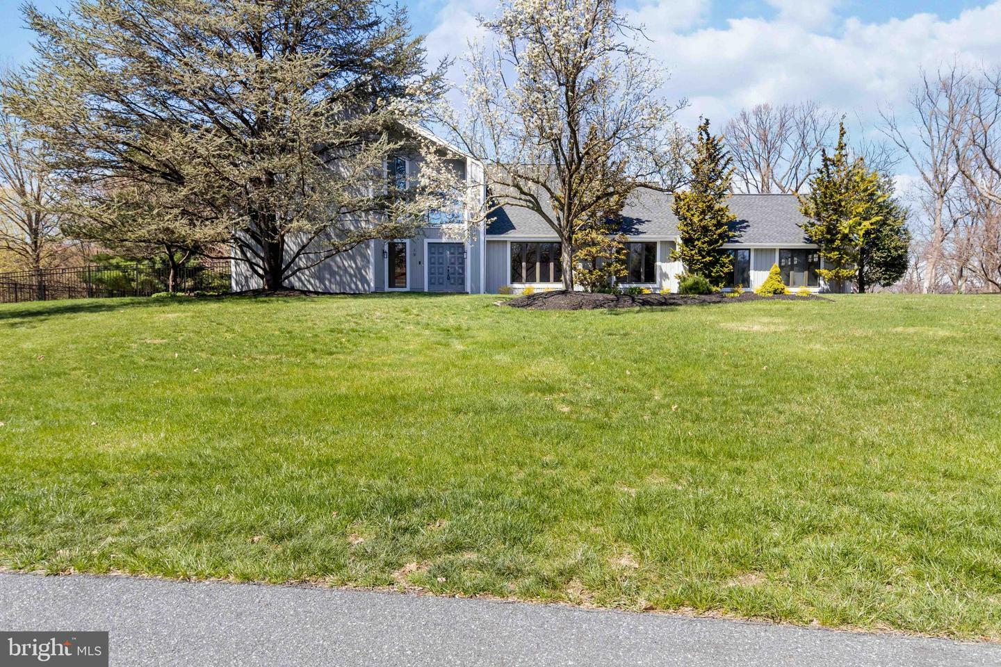 Property Photo: 19 Bonnywick Drive PA 17111