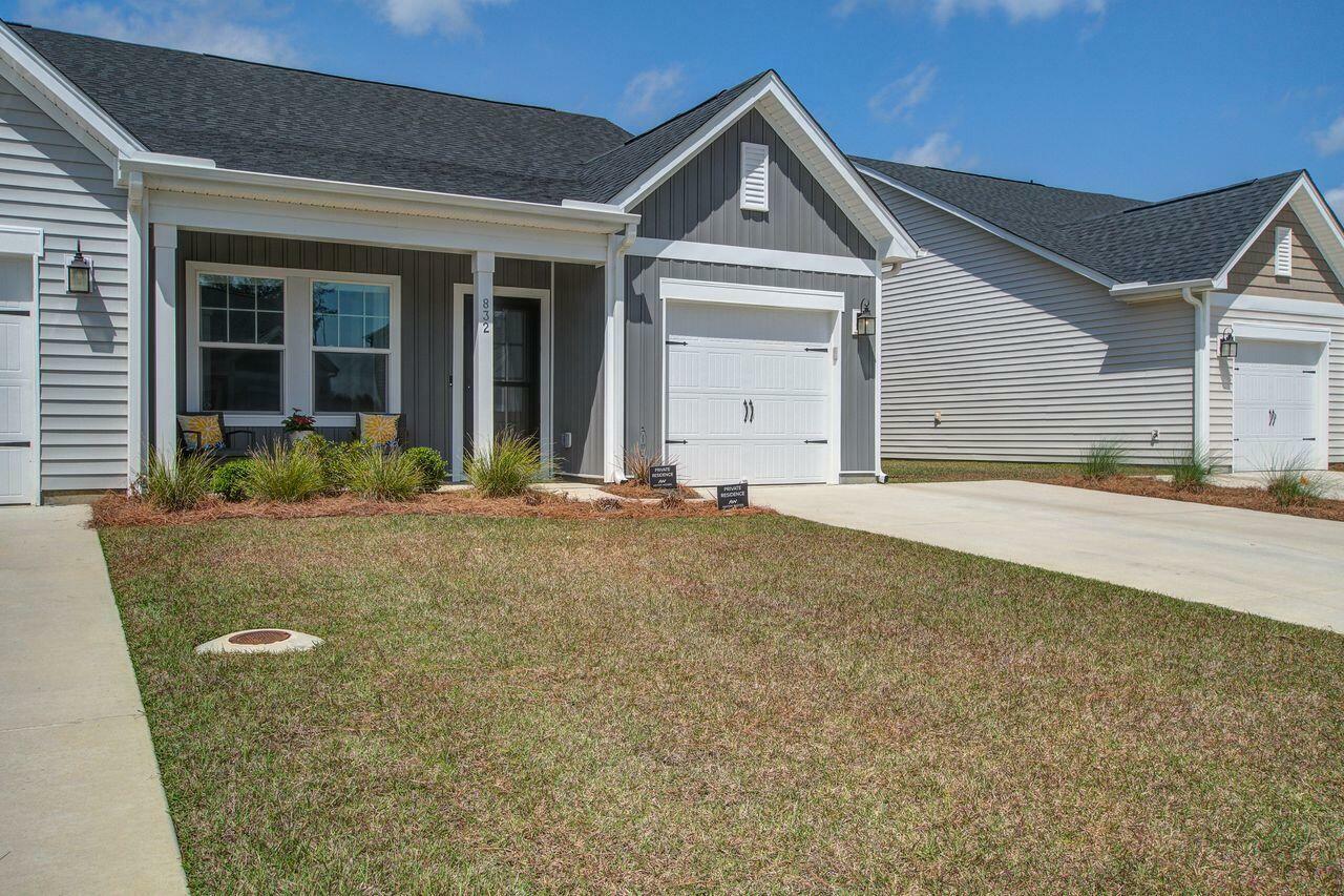 Property Photo:  832 Descartes Street  SC 29486 