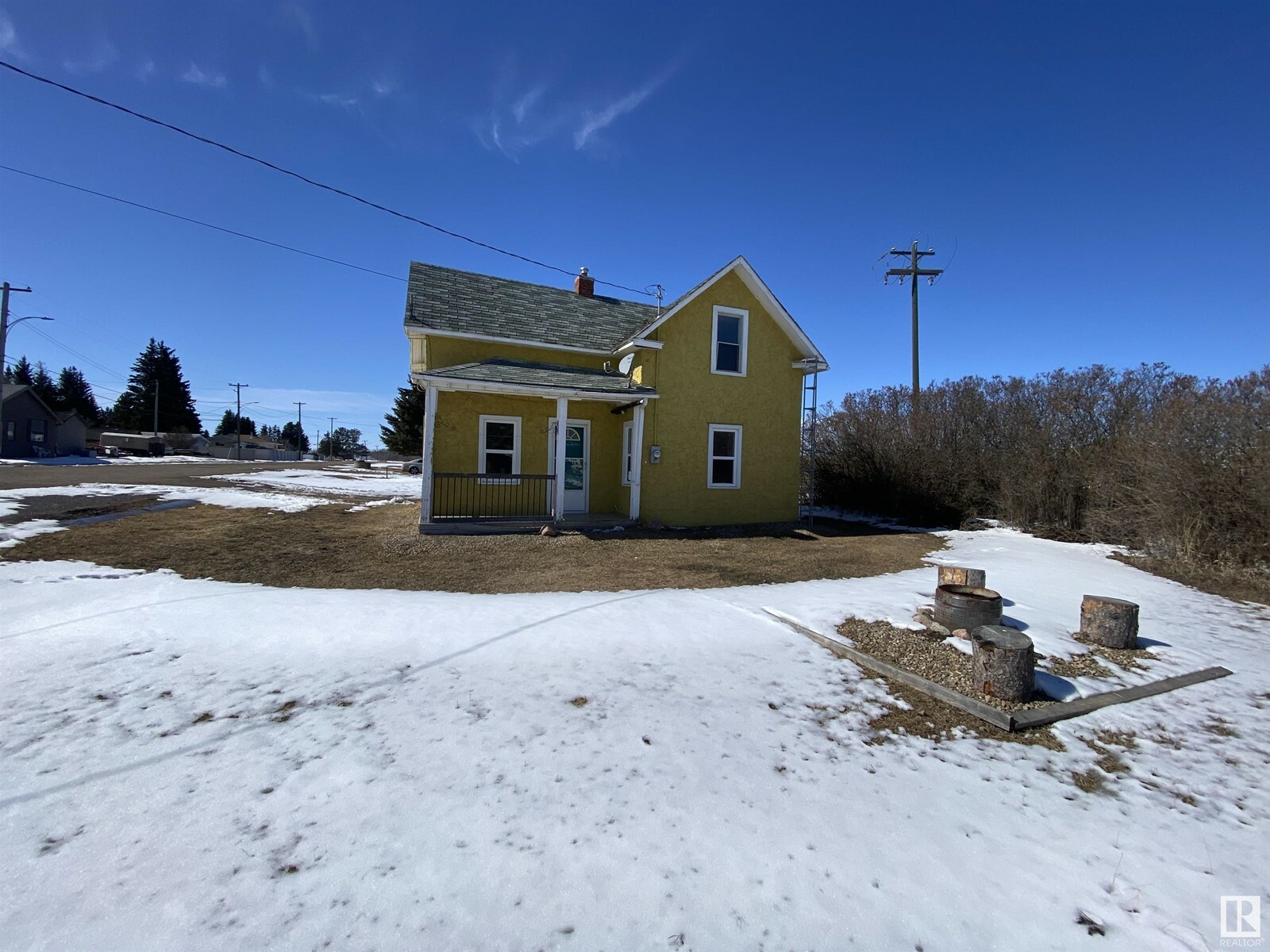 Property Photo: 5102 46 Av AB T0B 4K0