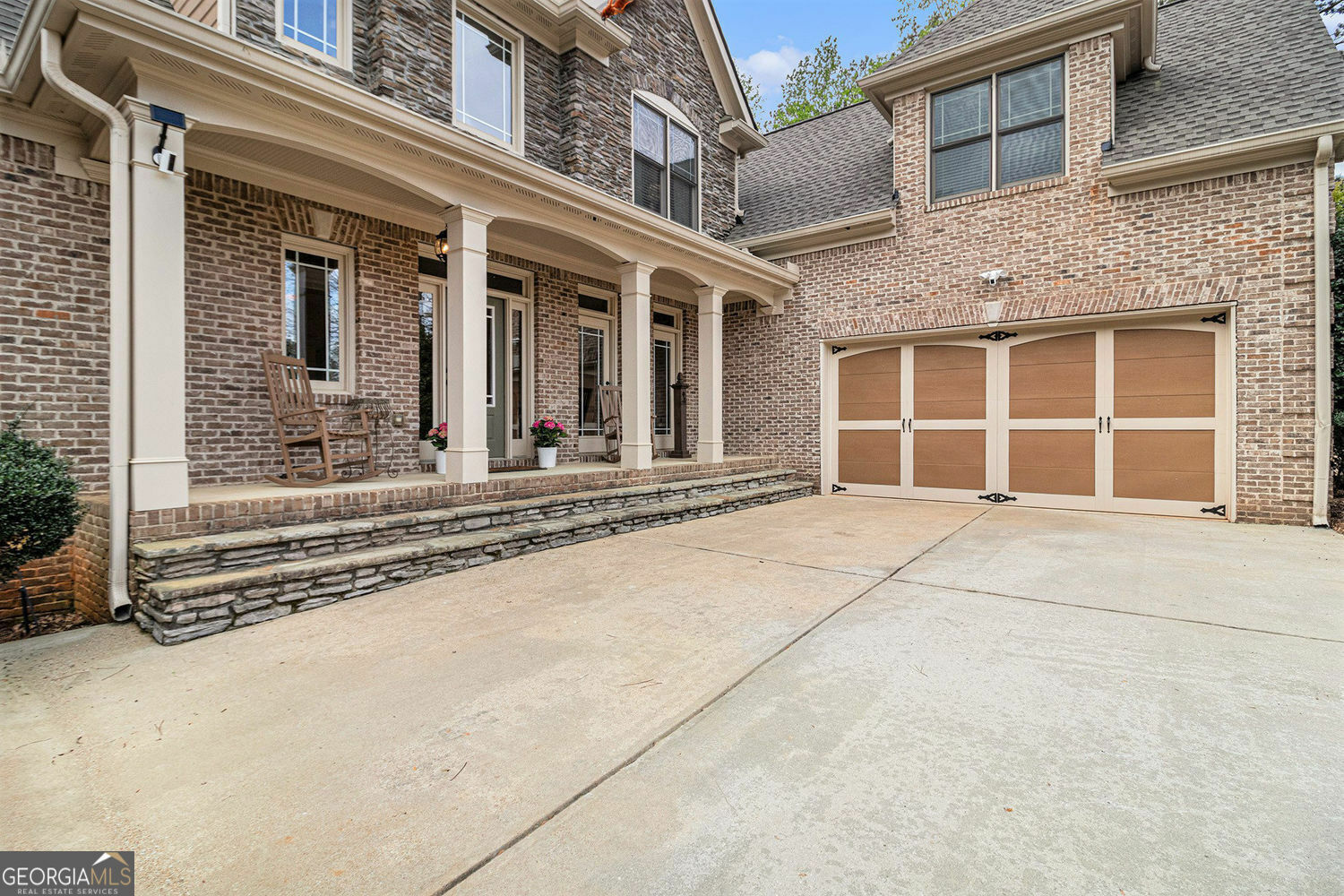 Property Photo: 7497 Treehouse Court GA 30135