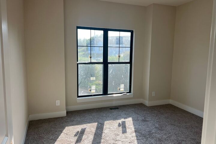Property Photo: 103 Everett Circle IA 50168