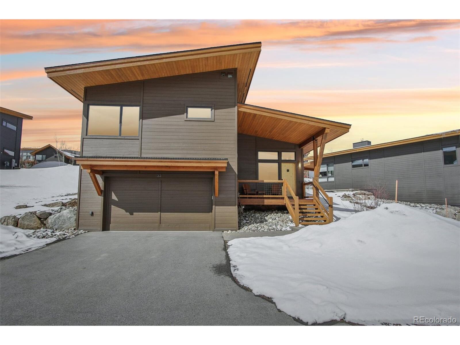 Property Photo: 33 Hargrove Way CO 80498
