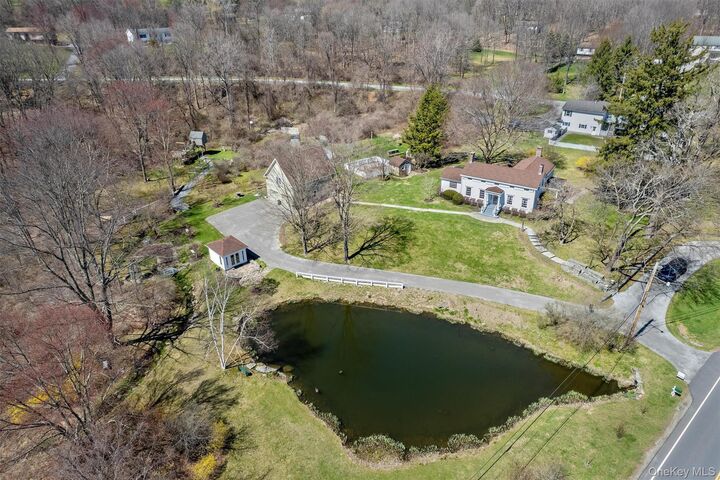 Property Photo:  262 Cream Street  NY 12601