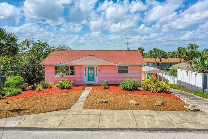 Property Photo: 4262 Cardinal Boulevard FL 32127