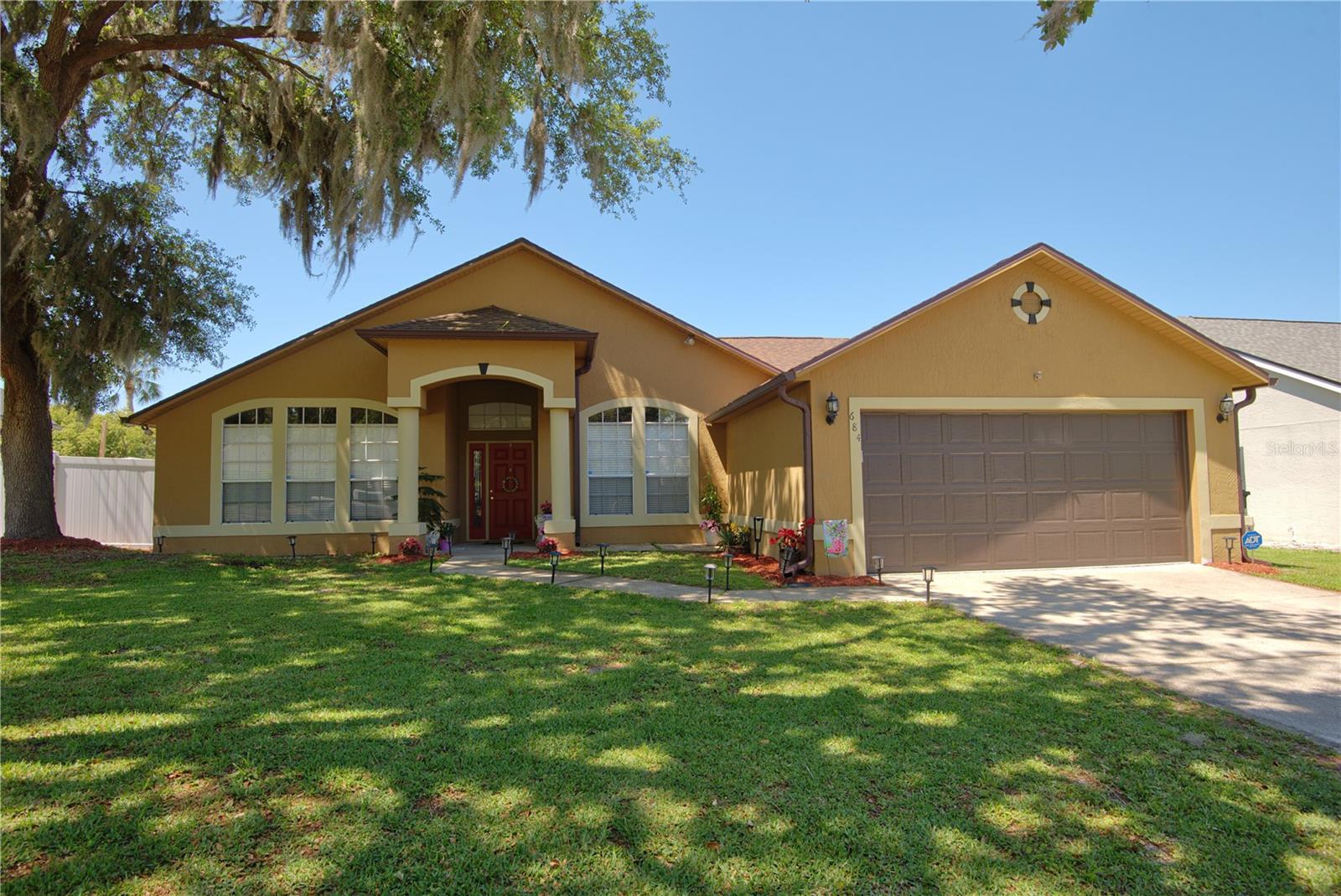 Property Photo: 684 Yorkshire Drive FL 32765