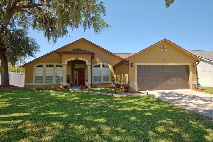 Property Photo:  684 Yorkshire Drive  FL 32765 