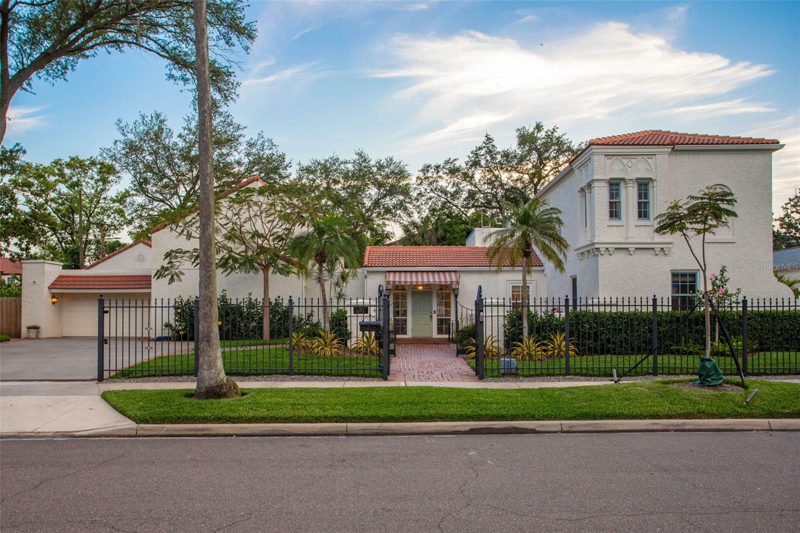 Property Photo: 54 Aegean Avenue FL 33606