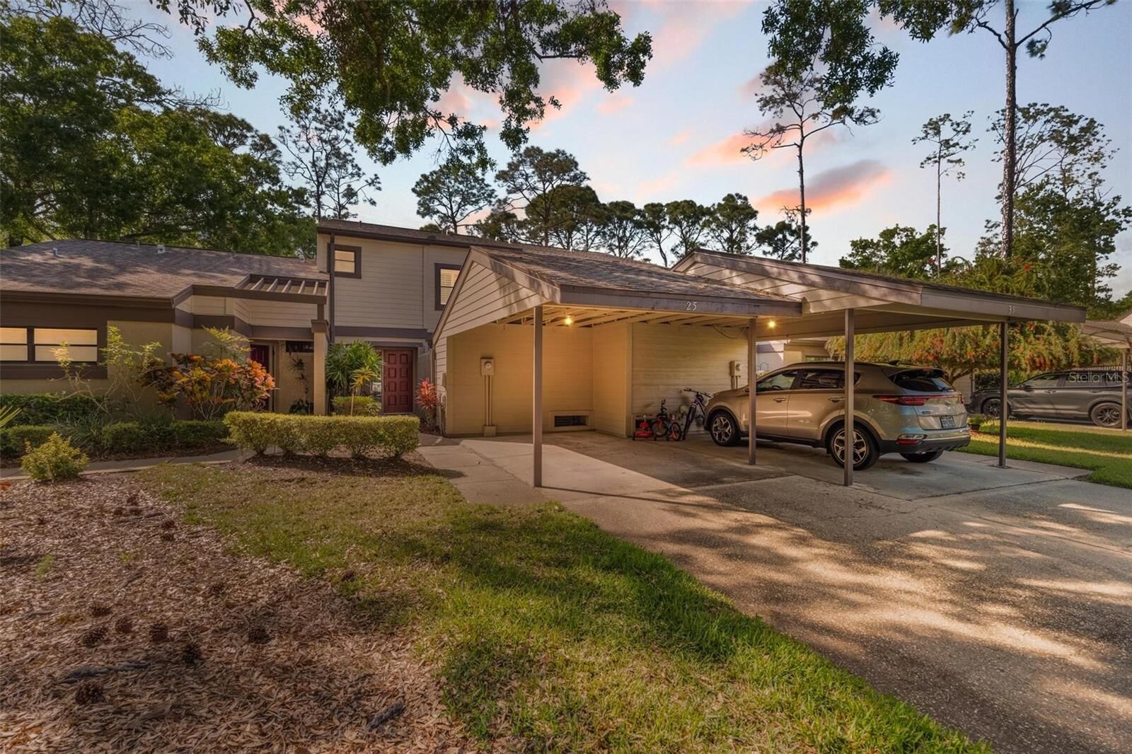 Property Photo: 25 Woods Landing Trail FL 34677