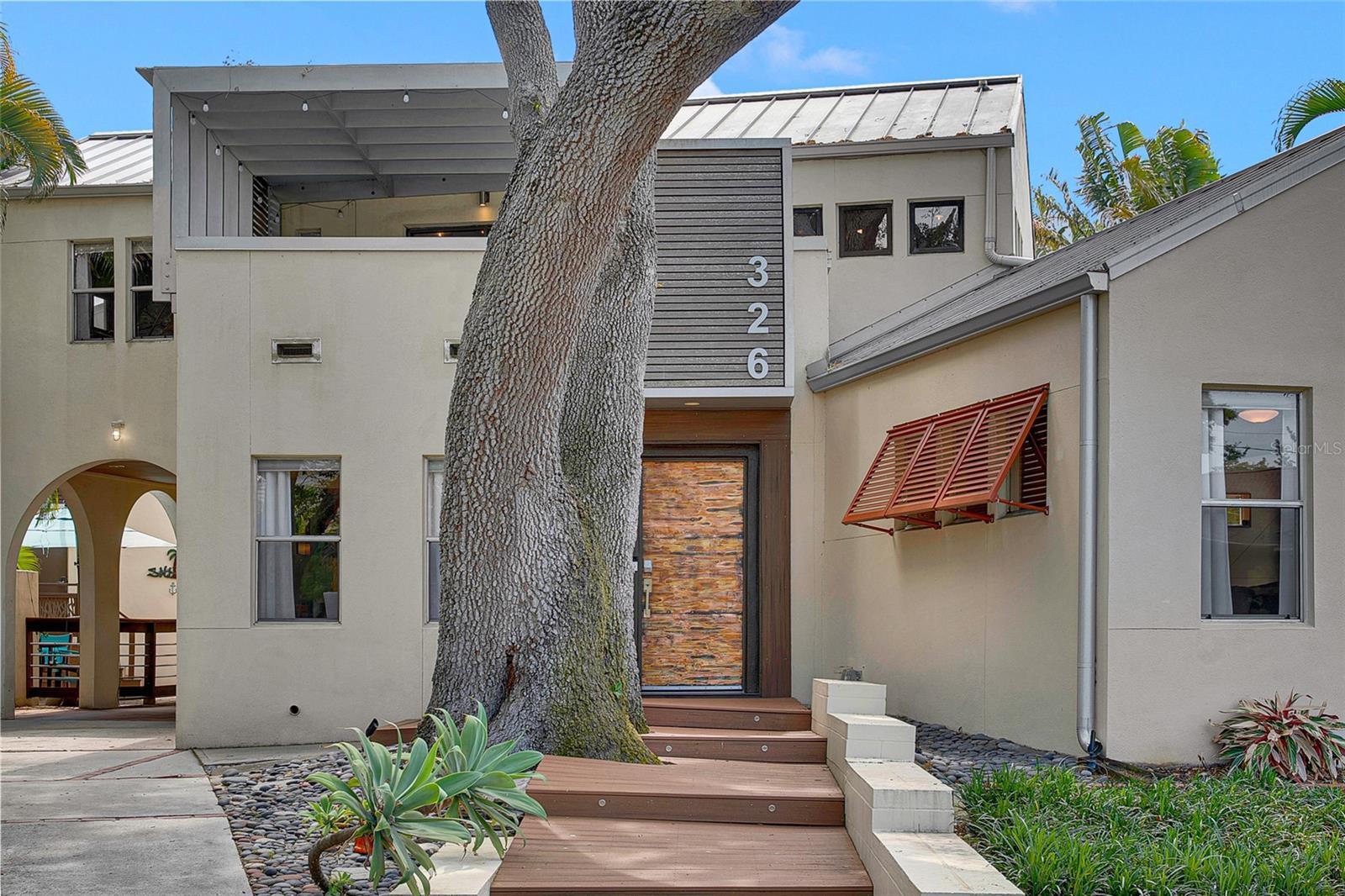 Property Photo: 326 16th Avenue NE FL 33704
