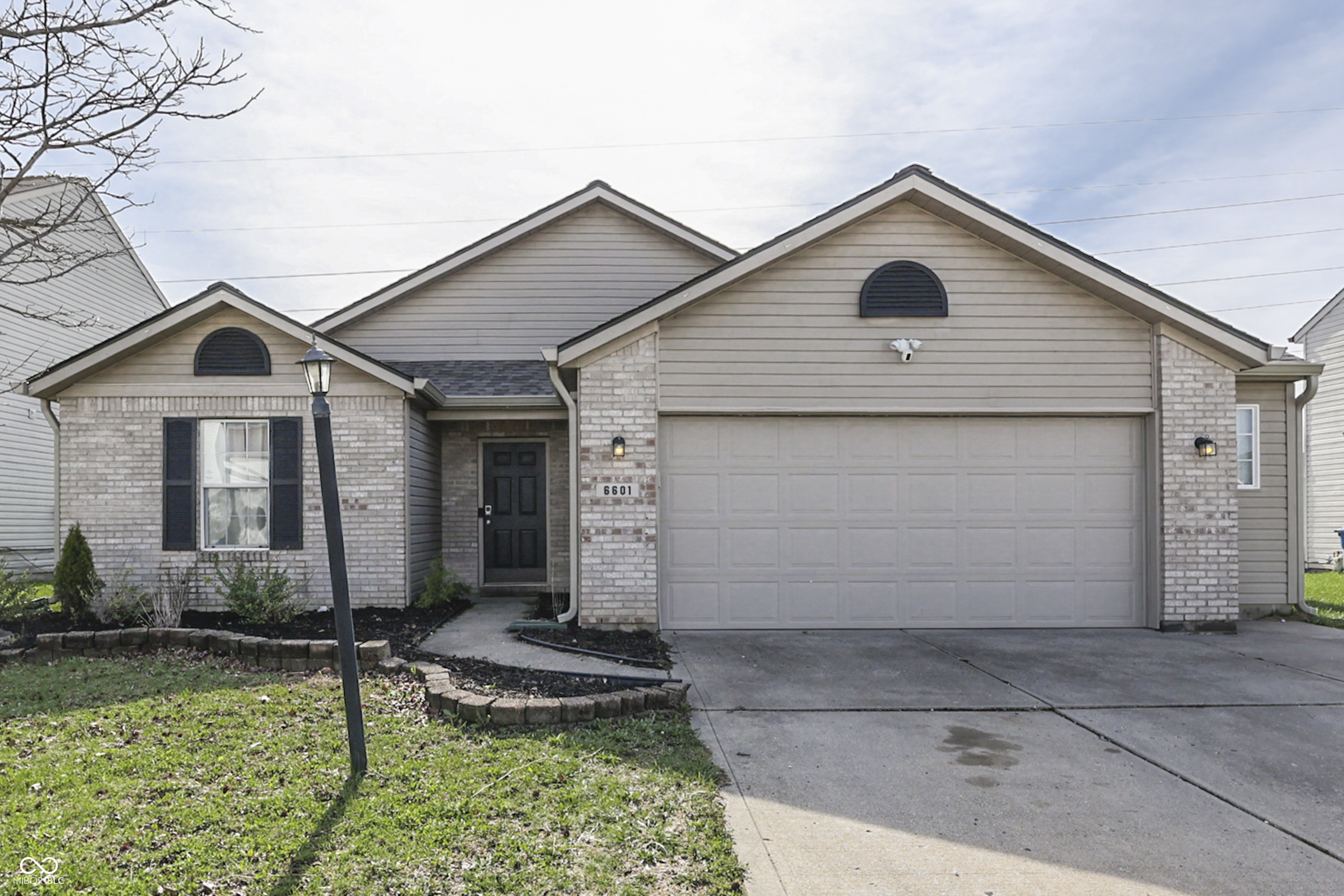 Property Photo: 6601 Waterloo Lane IN 46268
