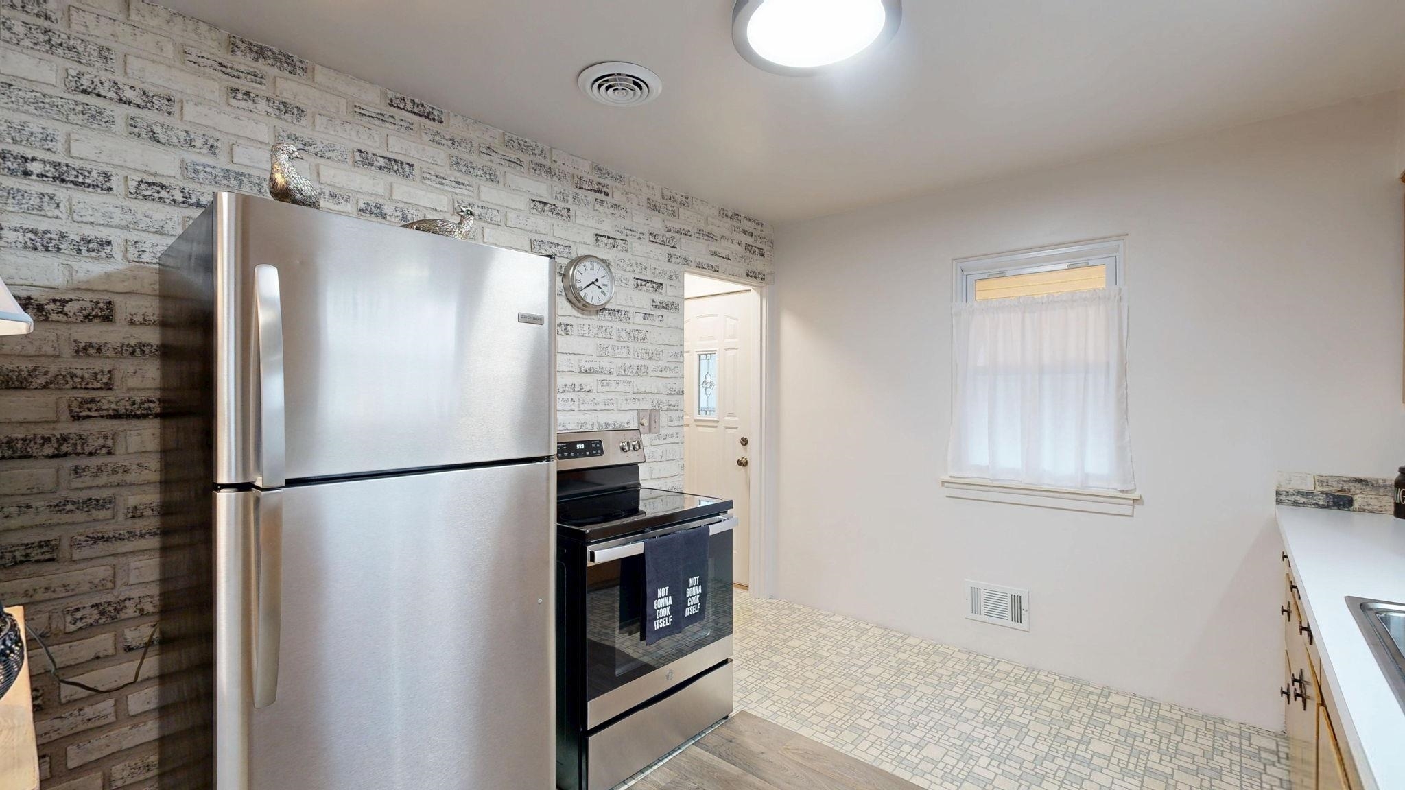 Property Photo: 1804 Madison Court MI 48708