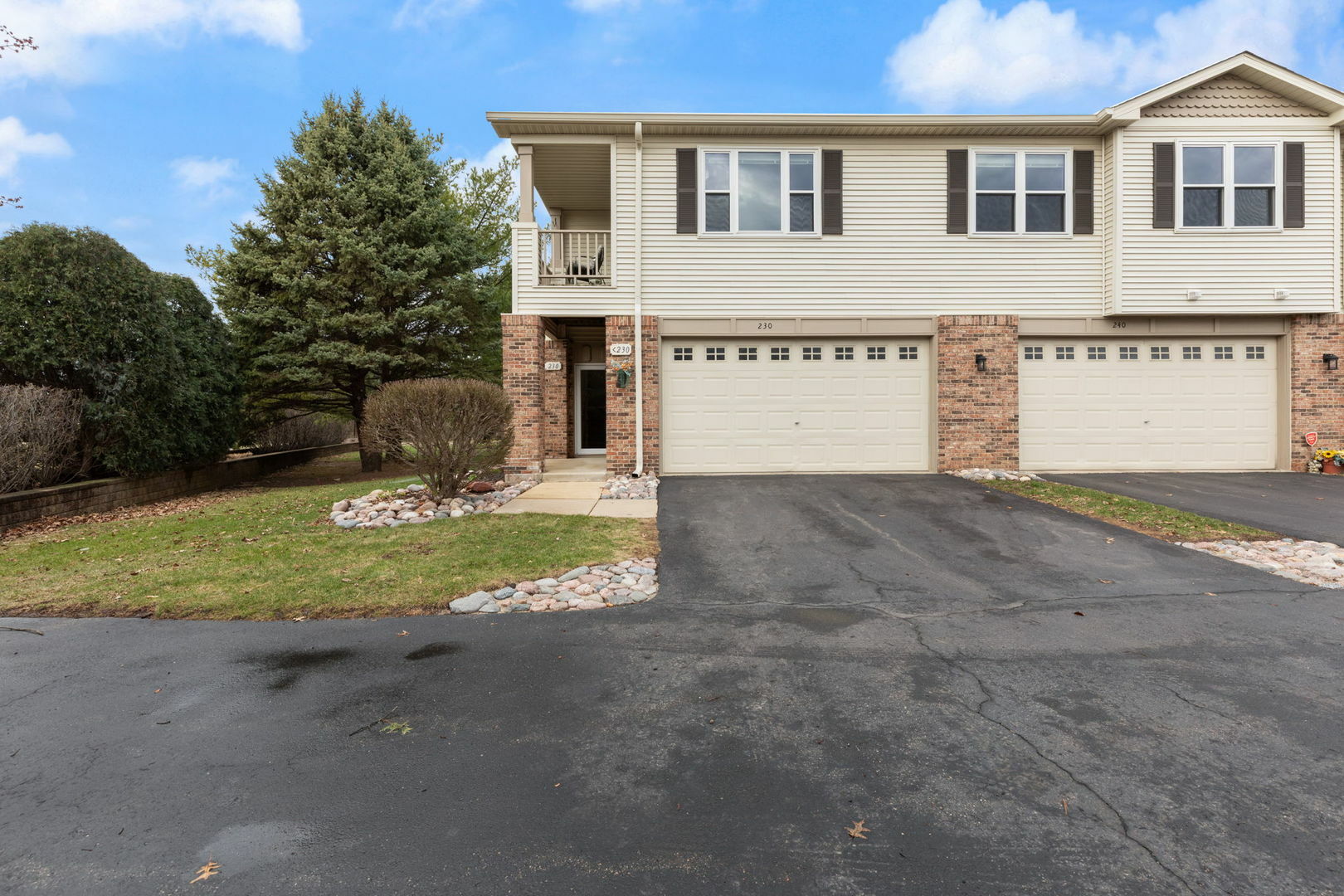 Property Photo: 230 Chesterfield Court IL 60543