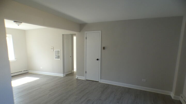 Property Photo:  2043 E 72nd Street 1C  IL 60649 