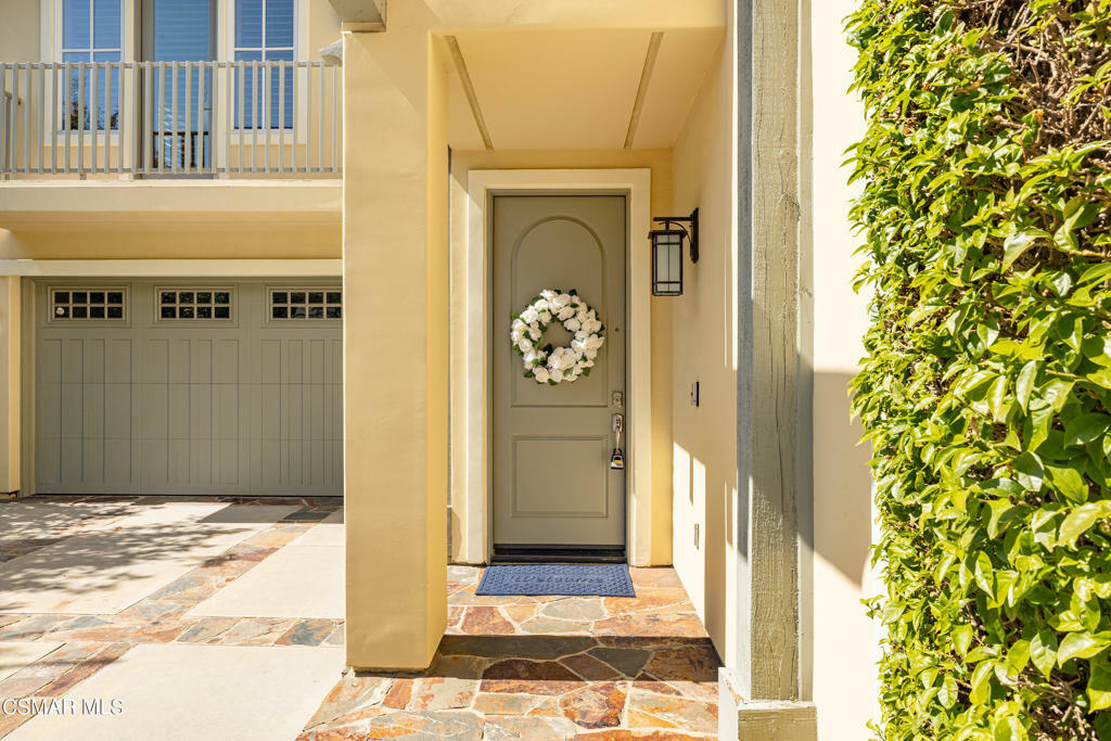 Property Photo: 4641 Camino Del Sol CA 91302