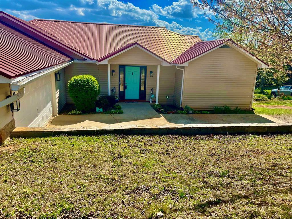 Property Photo: 1613 Cedar Cliff Road GA 30546