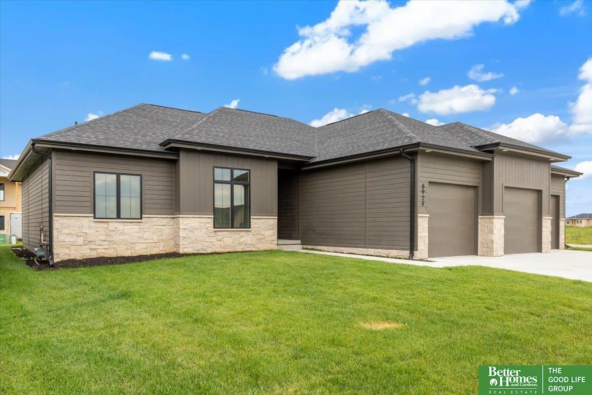 Property Photo: 5924 N 208 Street NE 68022