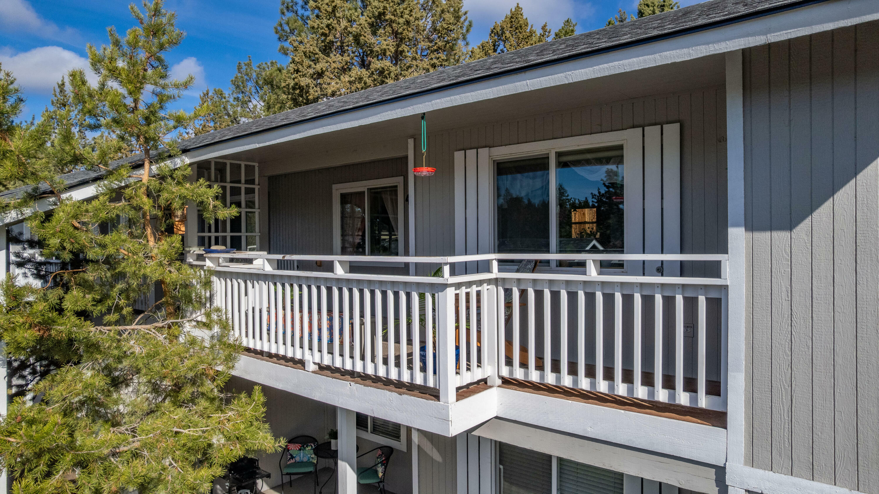 Property Photo: 1527 NW Juniper Street Apt 4 OR 97703